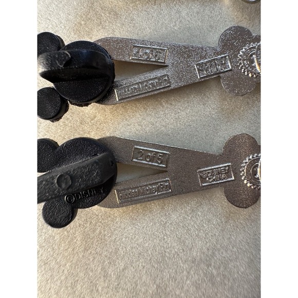 WDW - 2010 Hidden Mickey Series - Lanyard Blue & Red 3 Disney Pin 75171 - Picture 3 of 5